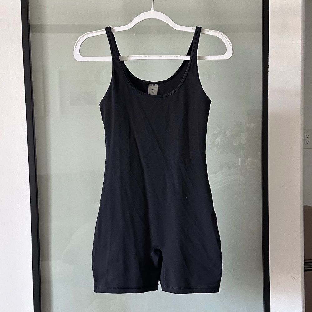 Aritzia Babaton Black Contour Sleeveless Squareneck Romper